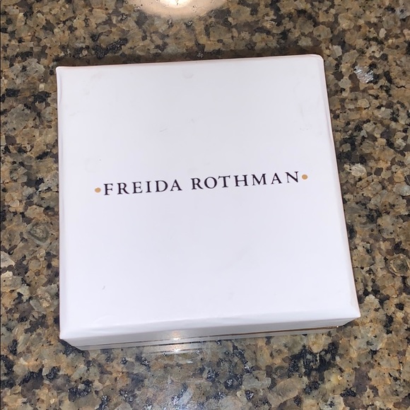 Designer Necklace - Picture 3 of 3